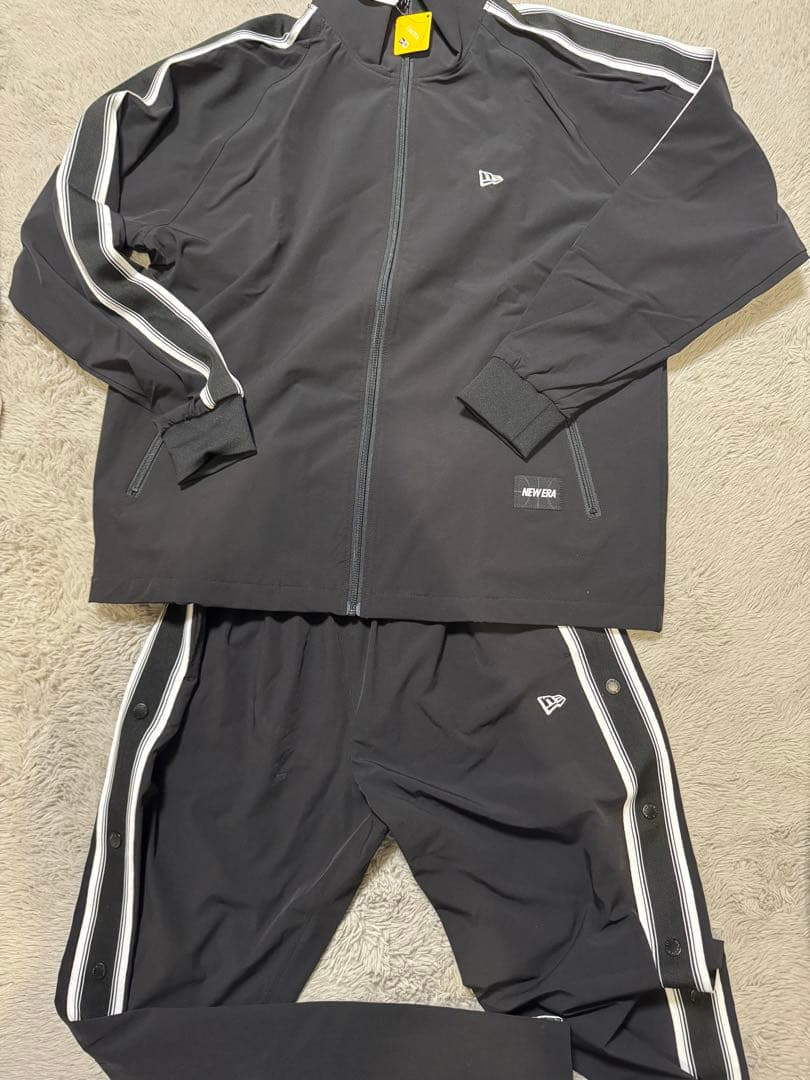 40%off! 定価22,000円！NEW ERAウォームアップウェア