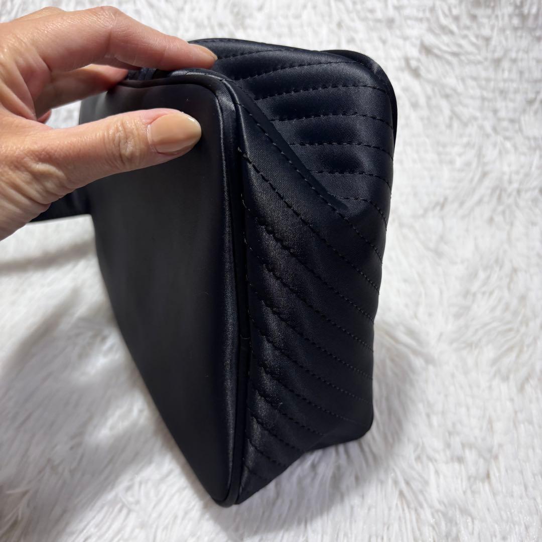 【イヴサンローラン】ハンドバック　キルティング　ワンハンドル　ミニ　シンプル