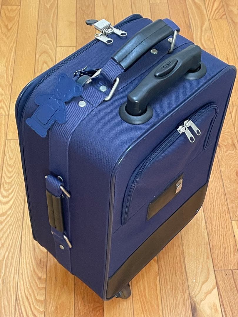 familiar ファミリア　紺色キャリーケース　スーツケース