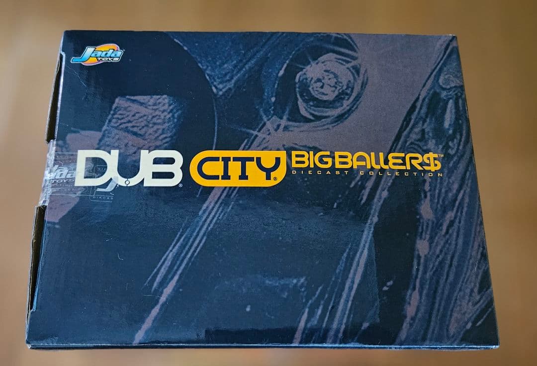 ミニカー DUB CITY Lincoln Navigator 1:18