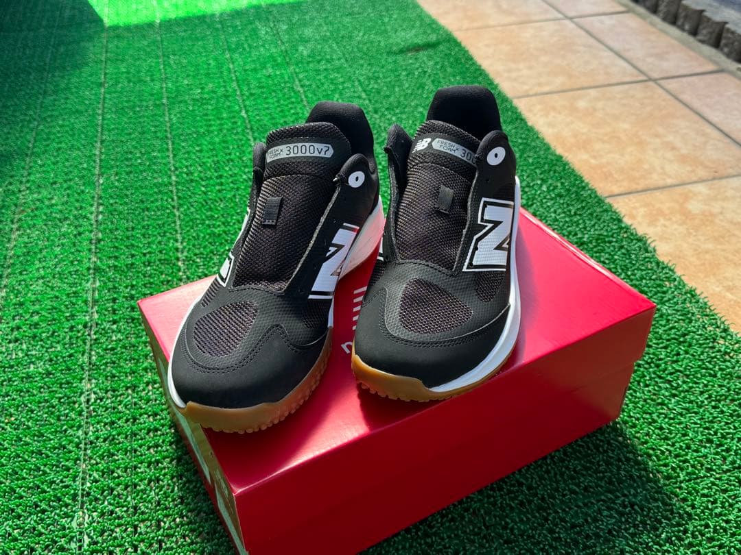 New Balance 3000v2 ブラック/ホワイト トレーニングシューズ