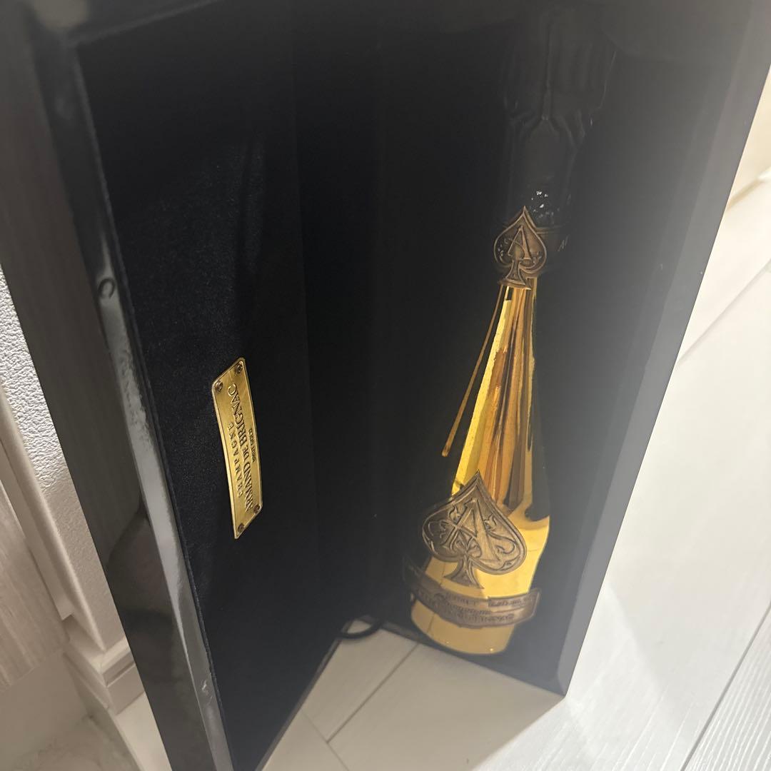 アルマンドゴールドシャンパン 箱付き 新品未開封