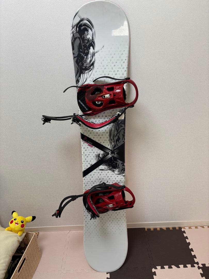 スノーボード 板＋ビンディング セット 赤／ブラック 中古