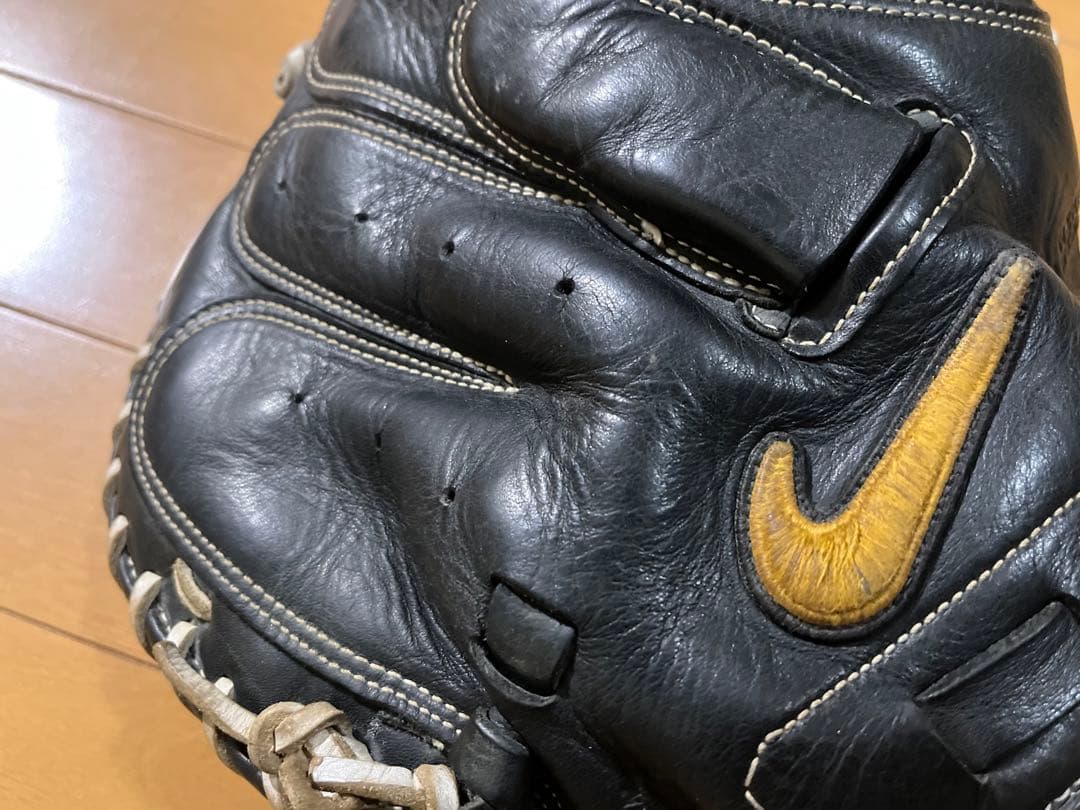 NIKE製 ブラックxベージュ 城島健司選手限定モデル 軟式 キャッチャーミット