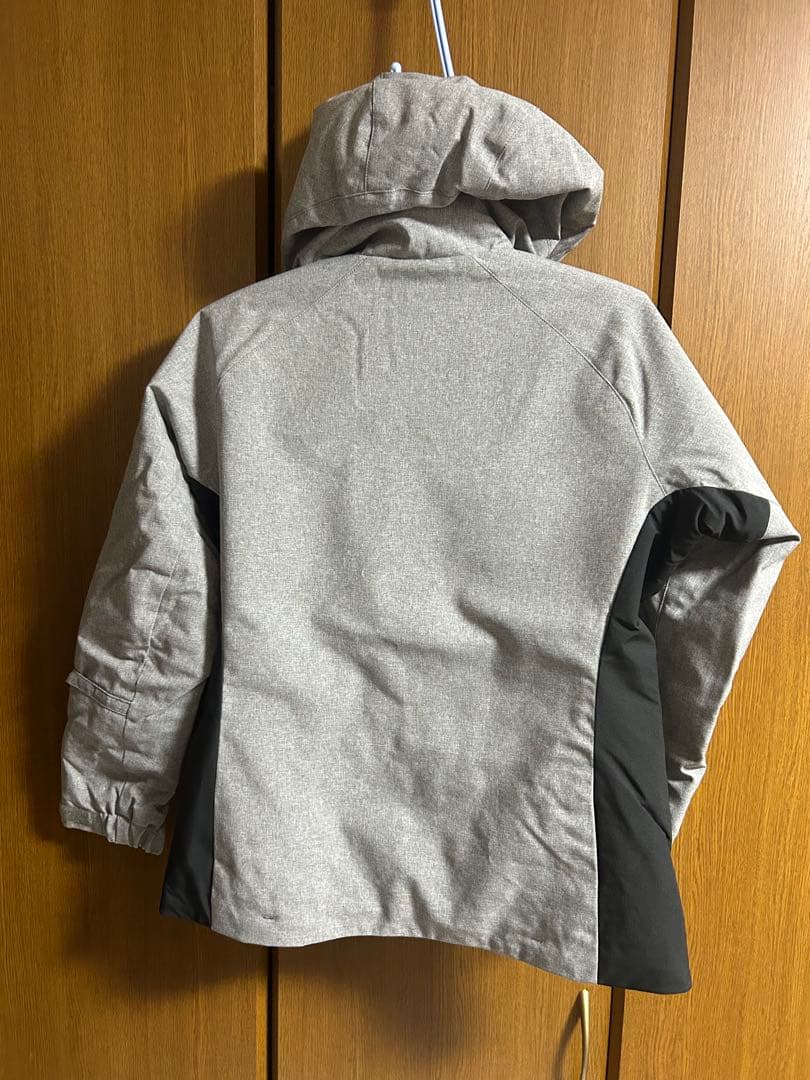 デサント、フード付き スキーウェア Ｍ パスケース、2日使用