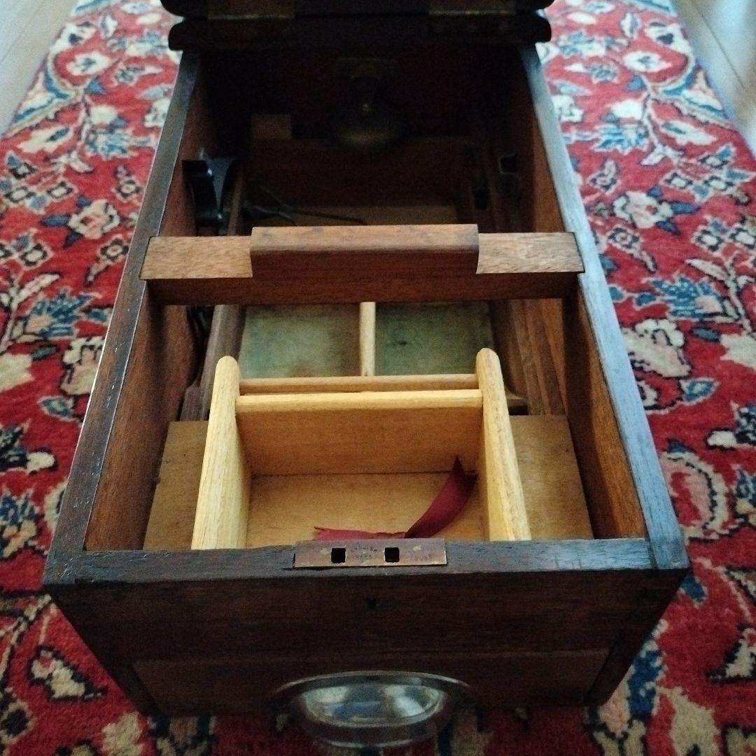 イギリスの古い木製レジスター　Cash Till