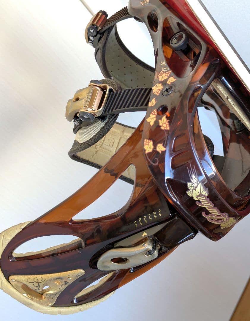 November スノーボード 赤 　BURTONバインディング付き