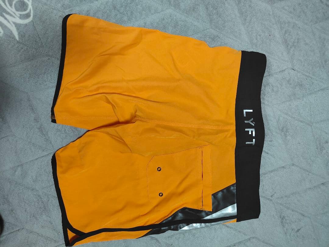 LYFT オレンジ 水着 Mサイズ