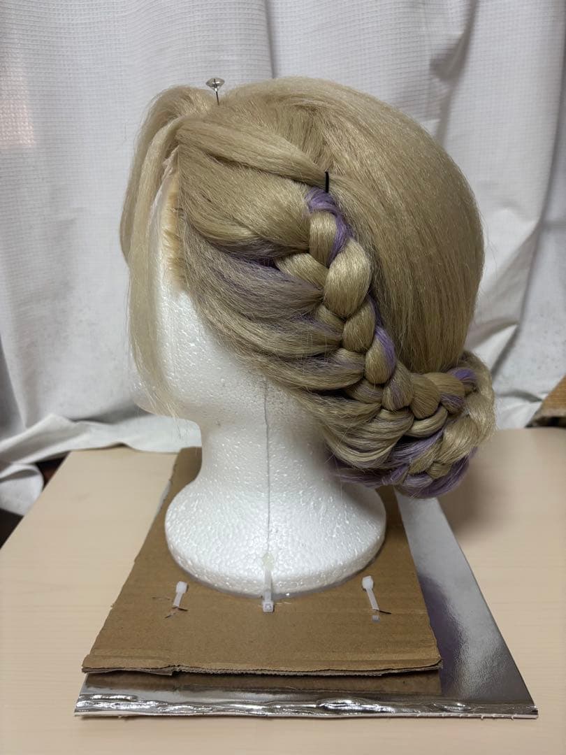 ヴィル・シェーンハイト 寮服 / コスプレウィッグ