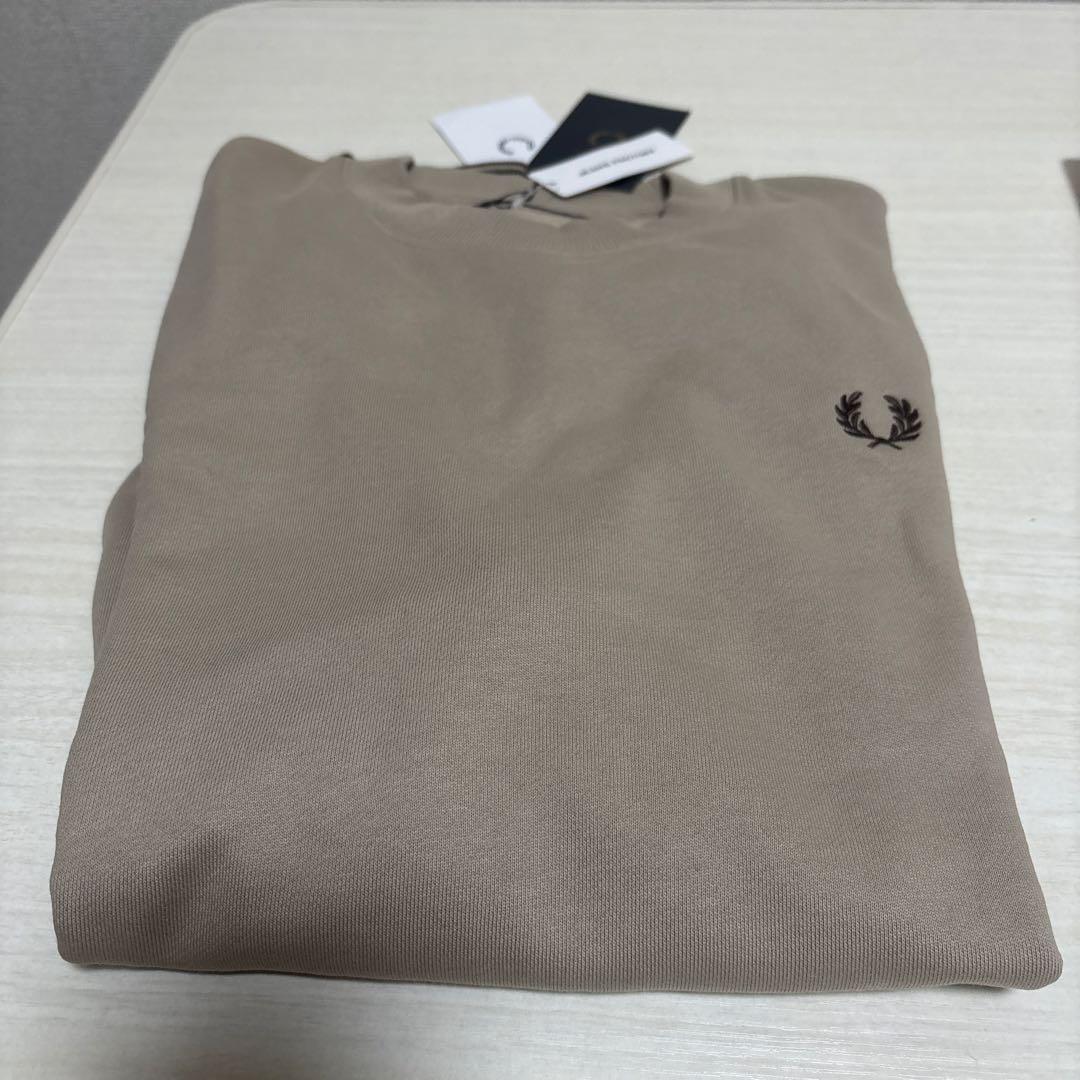 フレッドペリー　ワンポイントロゴ刺繍クルーネック