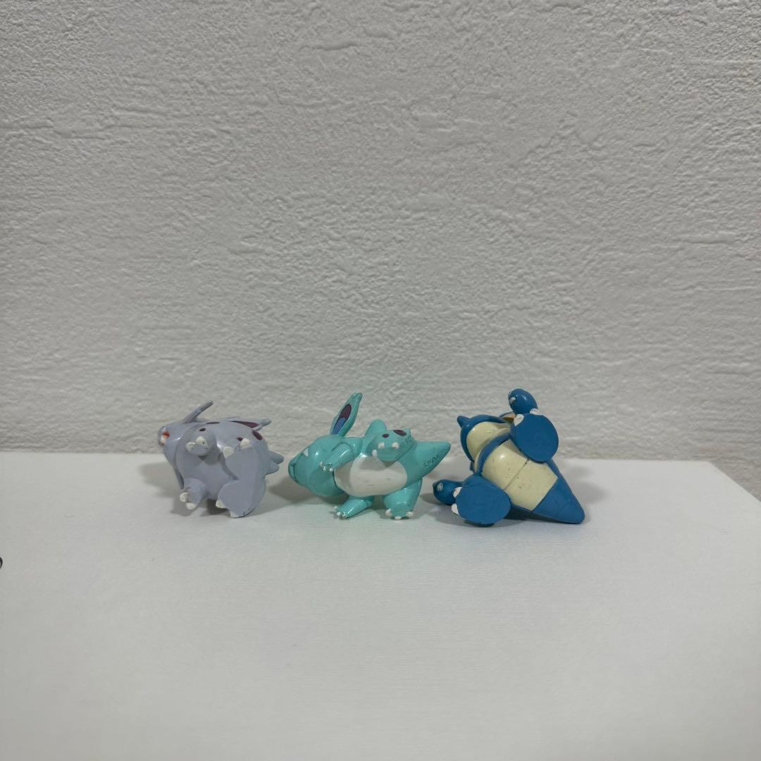 ポケモン　モンコレ　初期　ニドラン♀、ニドリーナ、ニドクイン　3体セット