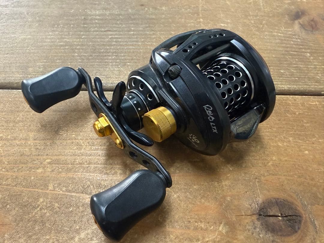 アブ Abu Revo LTX-L レボリール ドラグチューン 左巻き 管釣り