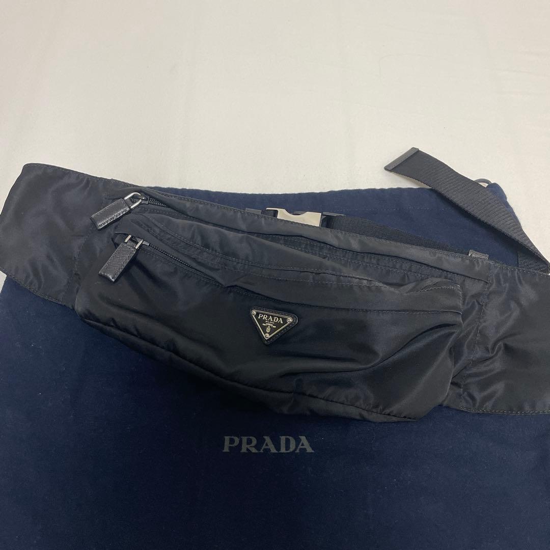 プラダ　ボディバッグ