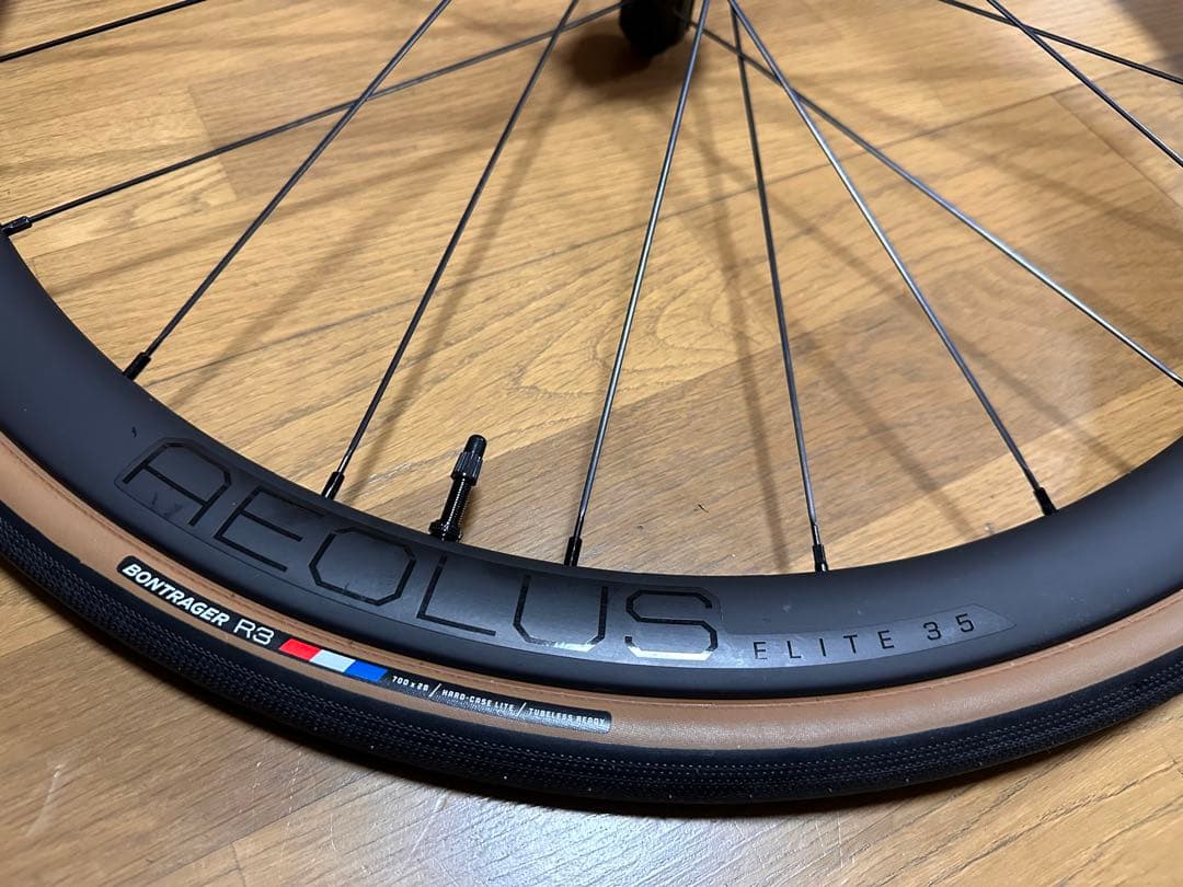 BONTRAGER AEOLUS ELITE35 カーボンホイール　タイヤ付き