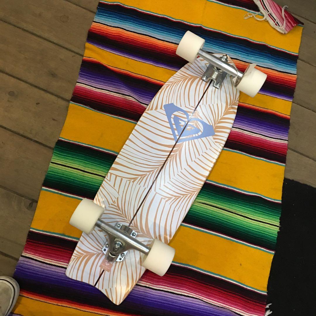 ROXY サーフスケート　クルーザー　陸トレ　サーファーガール