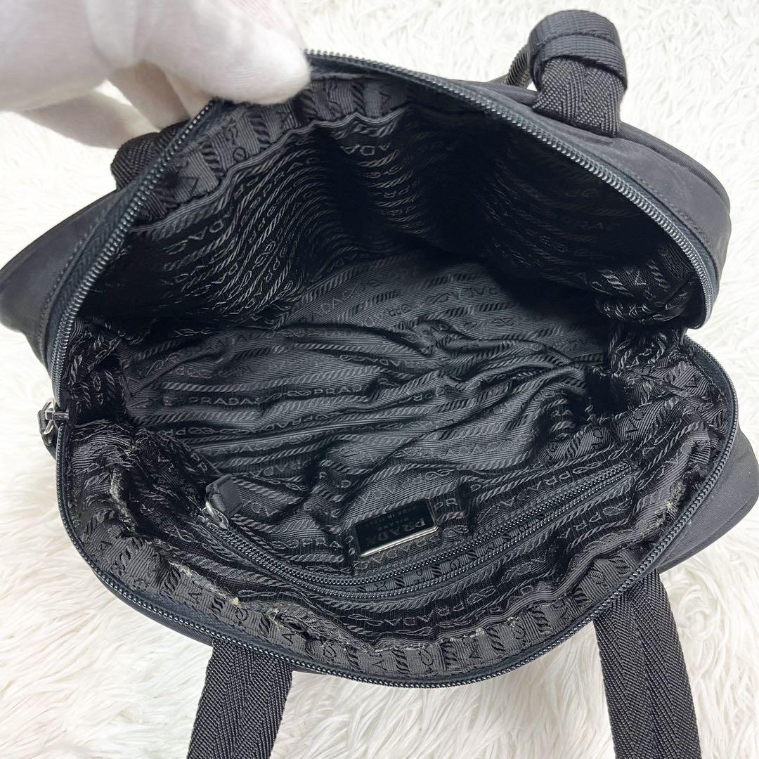 外観美品 プラダ ミニボストンバッグ 三角ロゴプレート ナイロン 肩掛け可能 黒