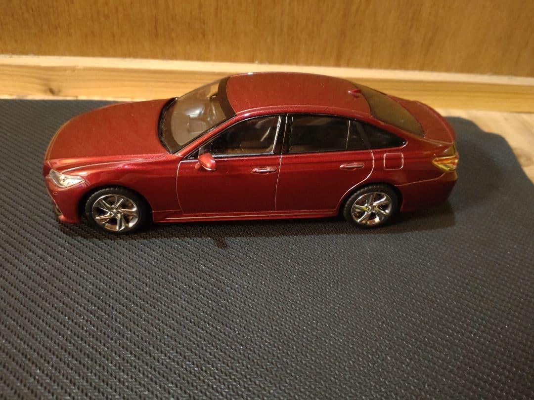 トヨタ 220系クラウン RSアドバンスカラーサンプル