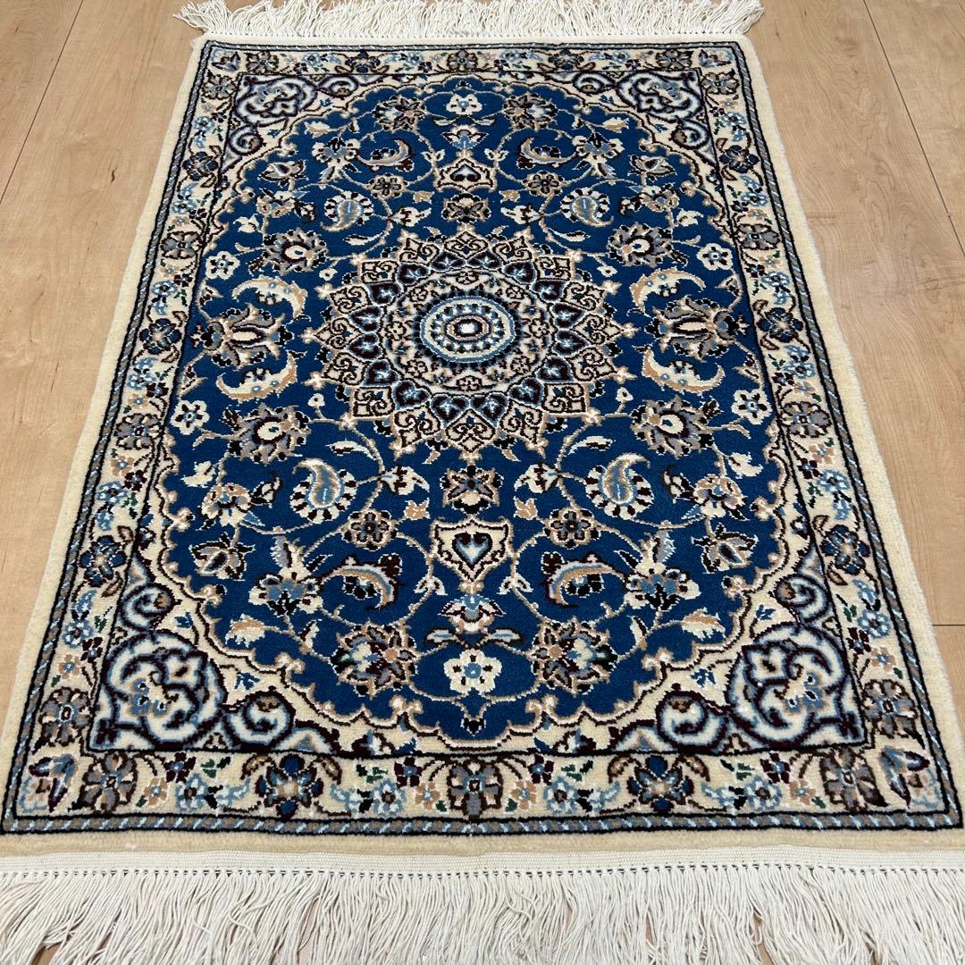 ペルシャ絨毯　ナイン産　ラグ