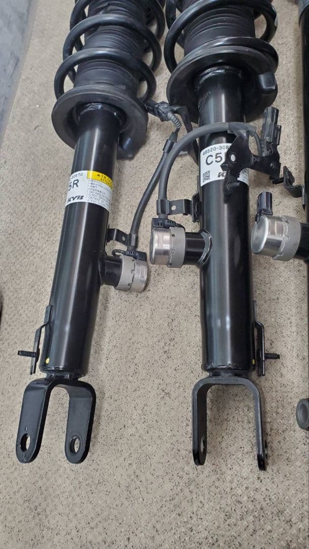 福岡 引き取り希望 純正 サスペンショントヨタ クラウン ハイブリッド 後期