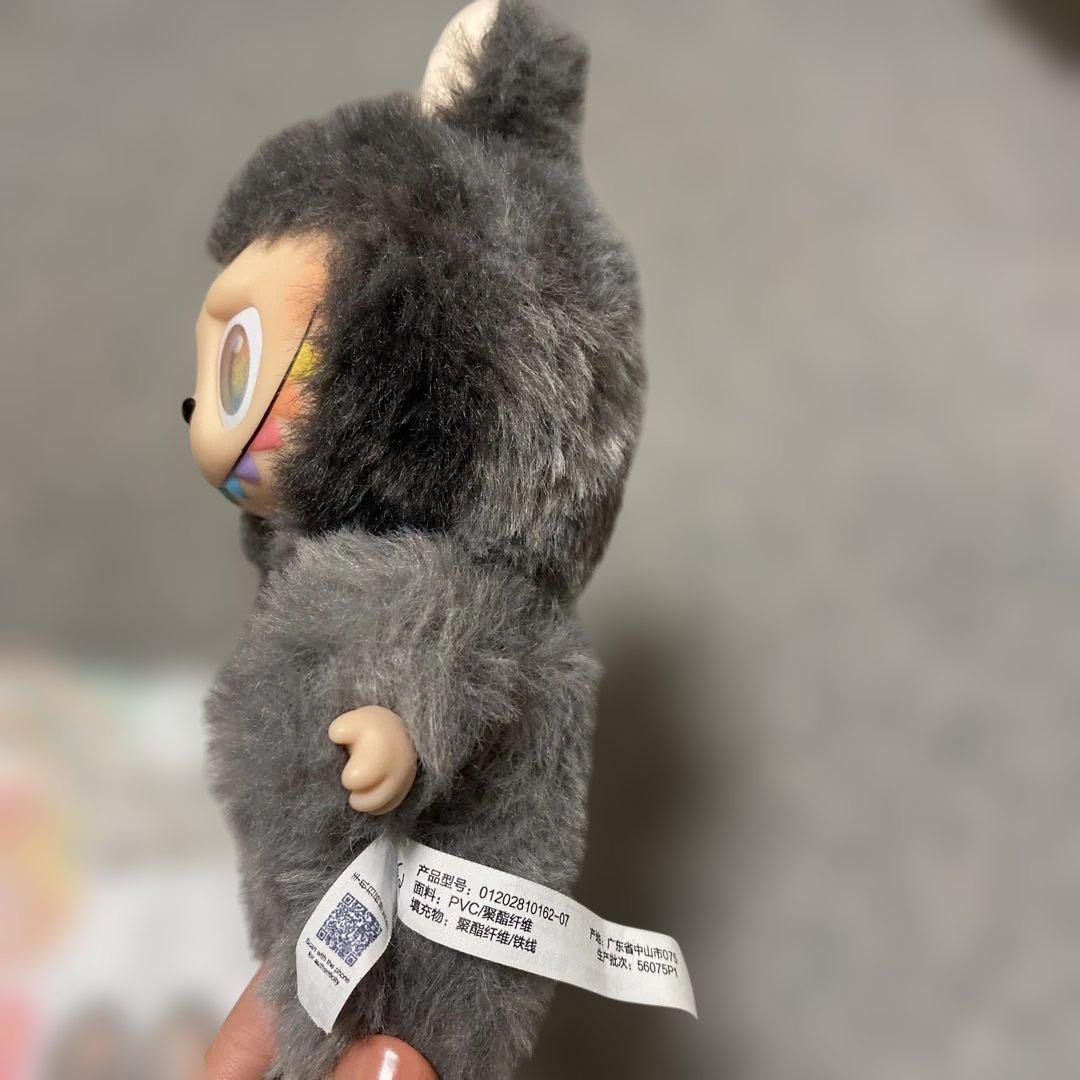 ラブブ エナジー/Labubu Big into Energy/SHEINケース