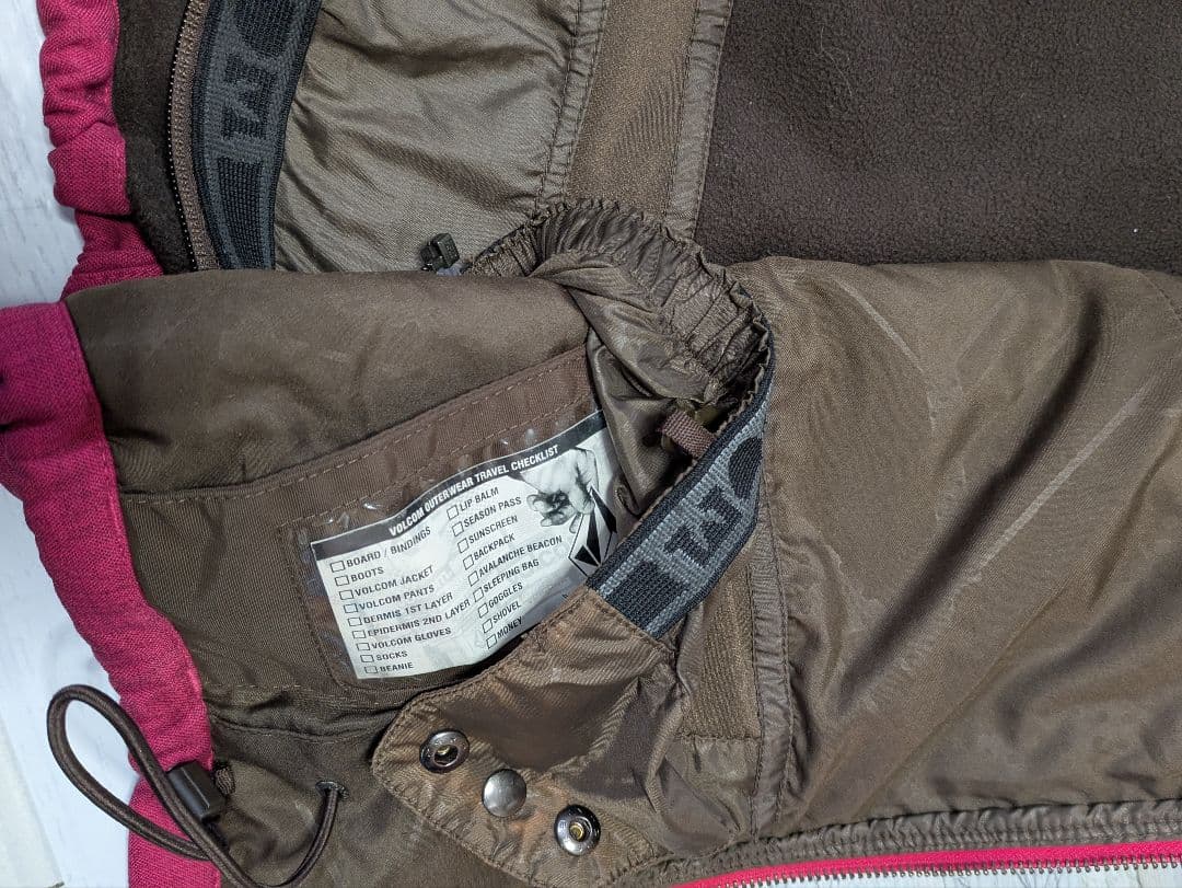 VOLCOMボルコム　メンズスノボードスノボースキーウェア　サイズL