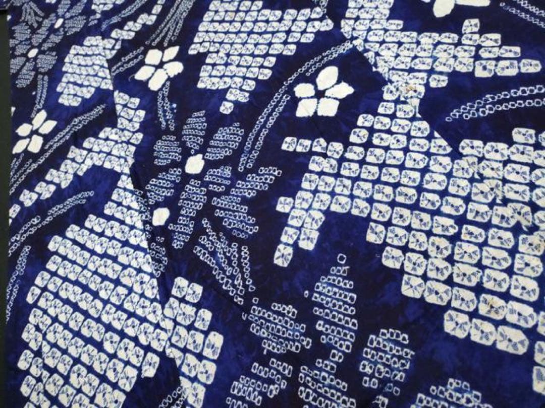 有松絞り　浴衣　蜘蛛絞り　青白紺　ブルー　有松鳴海絞り　花文様　ワントーン