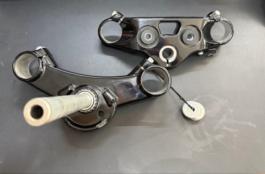 ハーレー　FXBR FXBRS ブレイクアウト　トリプルツリー　ステム