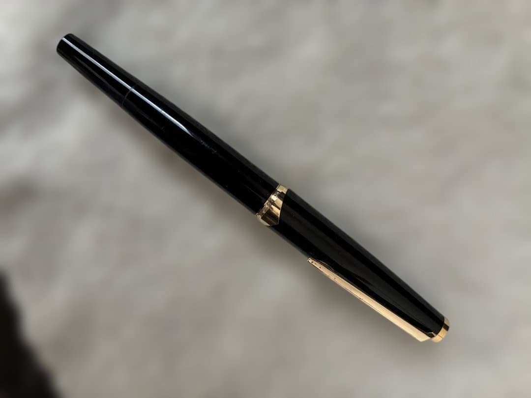◾️MONT BLANC モンブラン◾️万年筆◾️黒／金色◾️吸入確認済み◾️