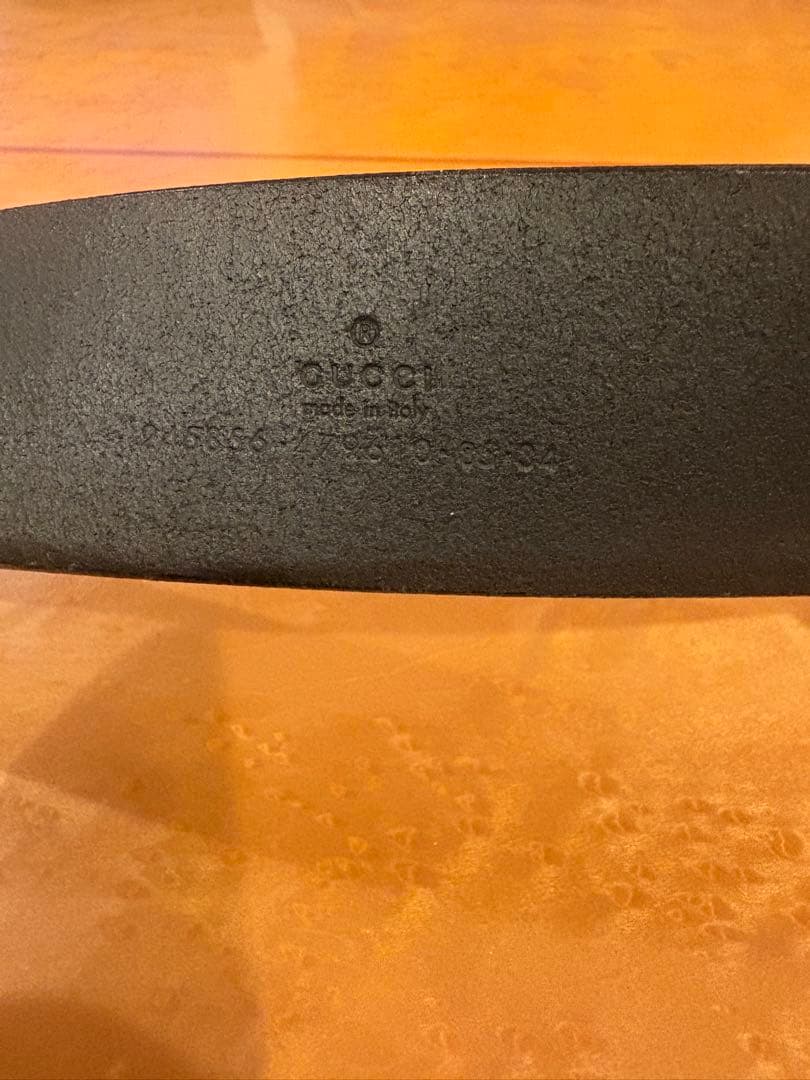 Gucci ハート型バックル ブラックレザーベルトハート