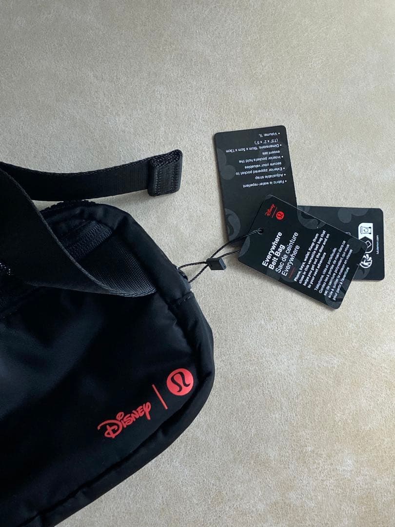 【新品未使用タグ付き】ディズニー x ルルレモン ベルトバッグ 1L ミッキー