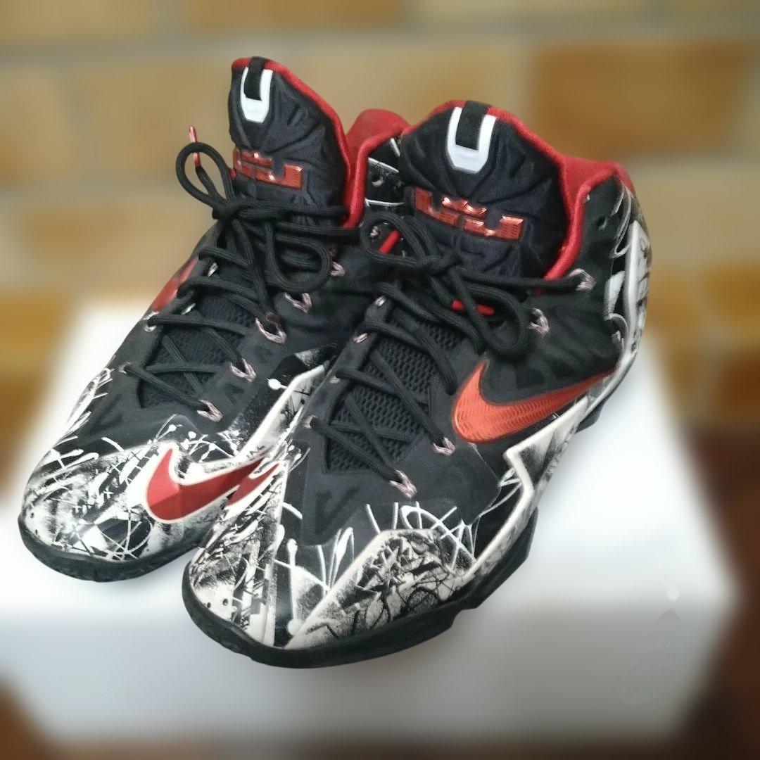 Nike LeBron 11 グラフィティ