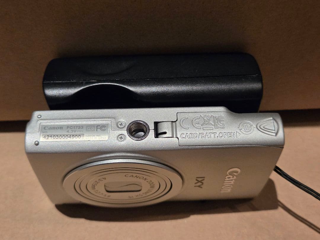 Canon キャノン コンパクトデジタルカメラ IXY 220F PC1733