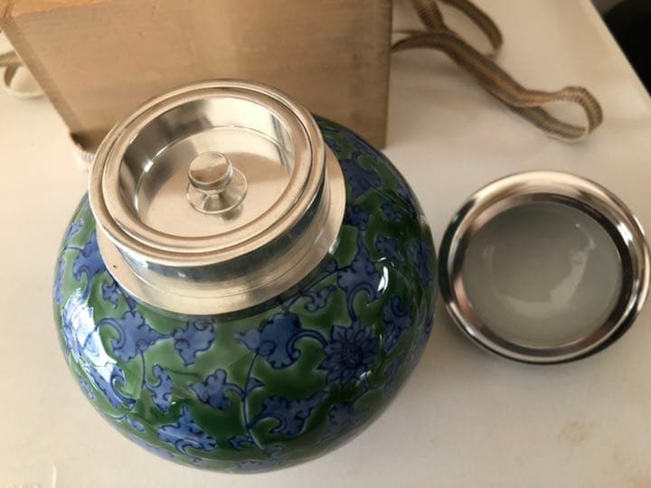 源右衛門　緑彩唐草茶壷