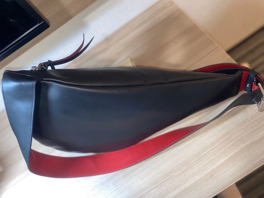 ヴィヴィアンウエストウッド PUNK変形ボデ イバッグ