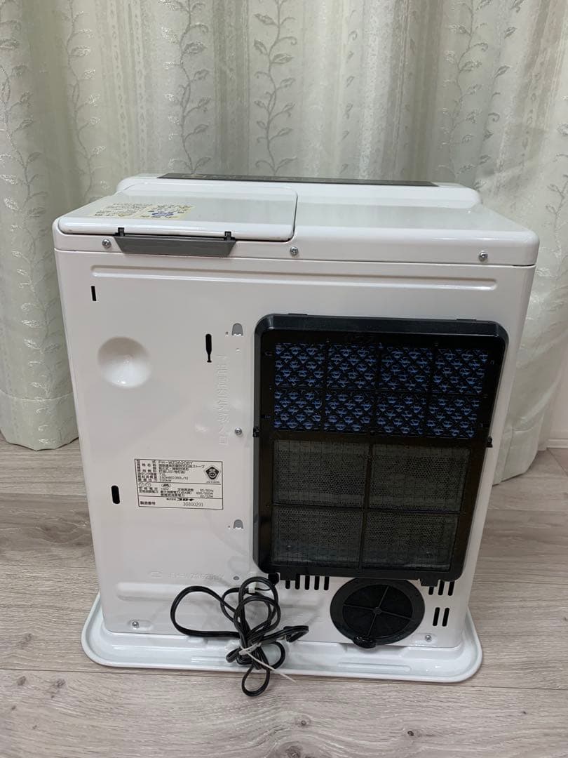 石油ファンヒーター給油手間少ない2020年製⭐️10畳〜