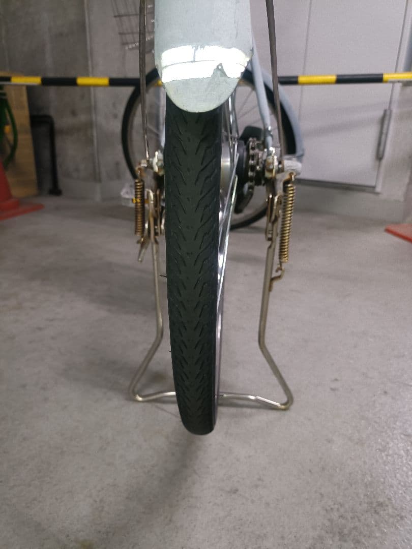 渋谷区）ブリヂストン自転車26インチ5段変速シティサイクル水色ステンレス前カゴ付