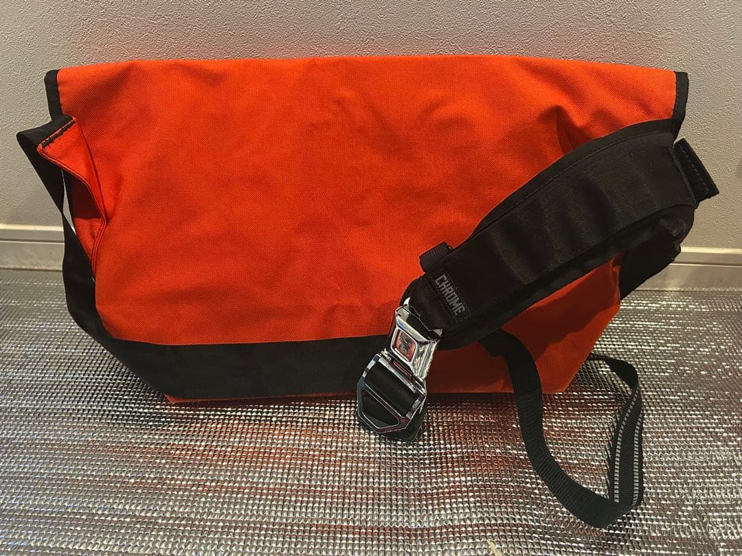 CHROME クローム メッセンジャーバッグ オレンジ ショルダー バイク ロゴ