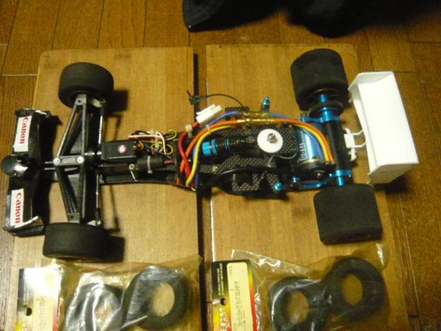 タミヤ　電動RC F104 シャーシ　中古　並品　＆　フロントタイヤ2組