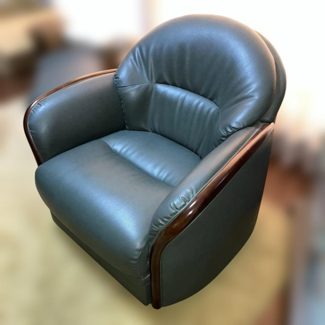 12/25までの出品　１人掛けソファ　ダークグリーン　本革製