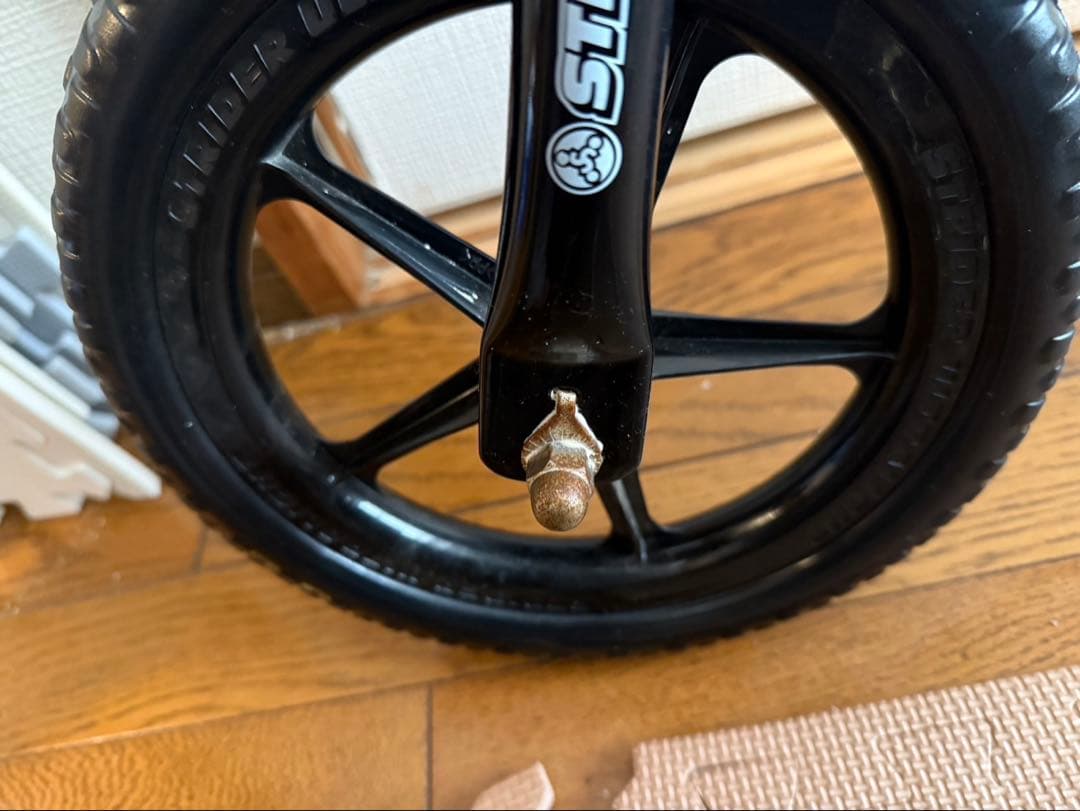 ストライダー　ピンク　12インチ