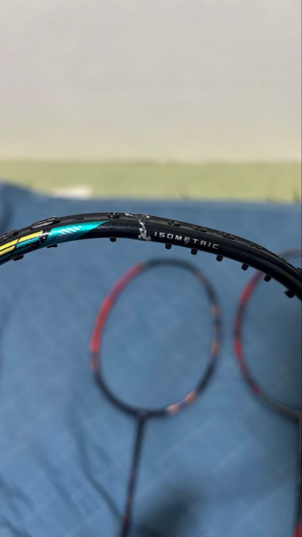 バドミントンラケット 大人気3本セット ！