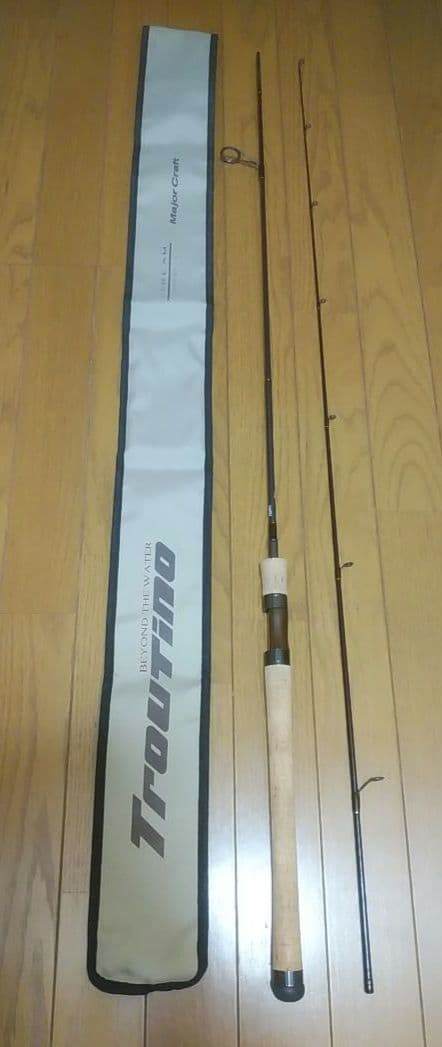 トラウトロッド ストリームカテゴリ ケース付 トラウティーノ TT-702L