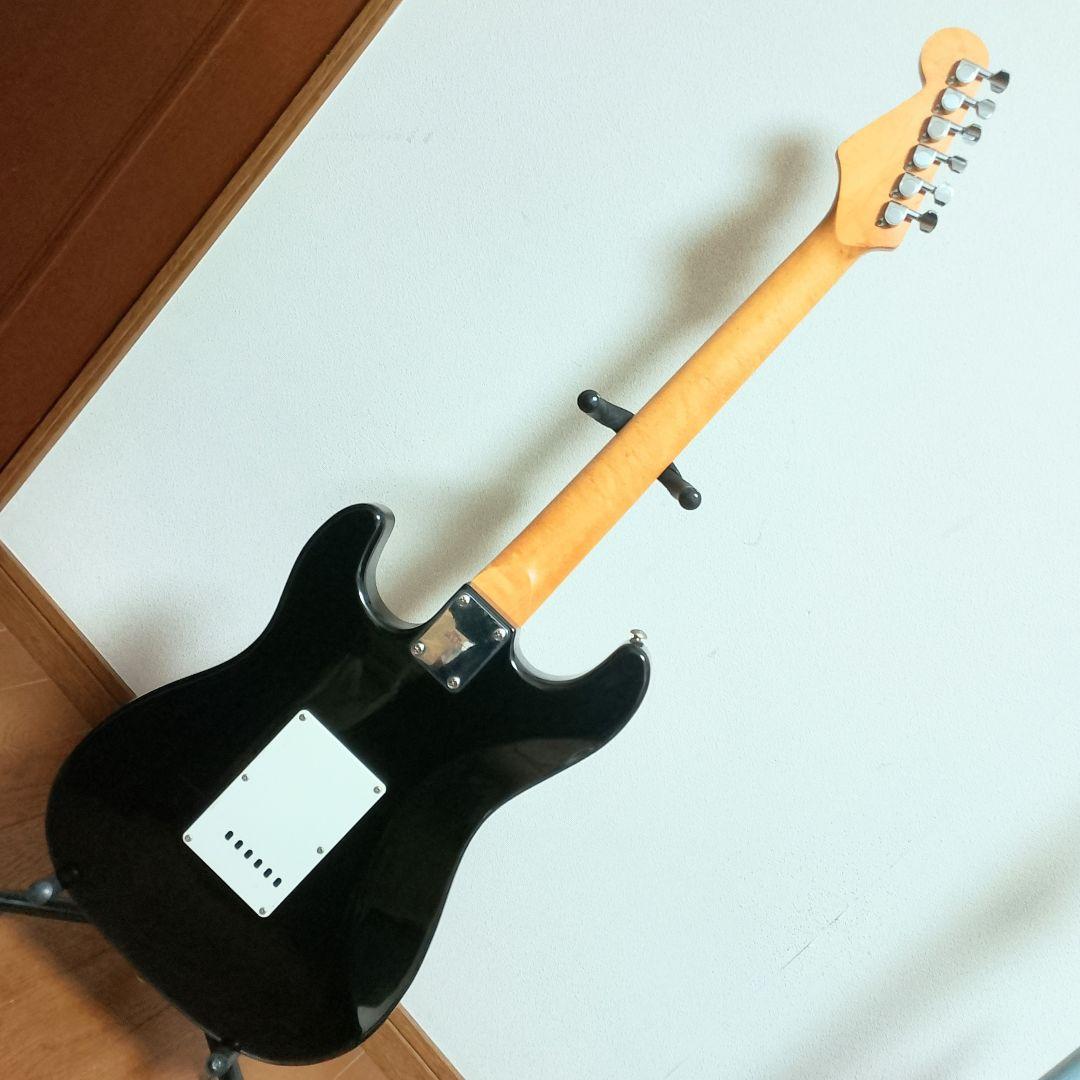 美品　Mavis　ストラトキャスタータイプ　エレキギター　弦は新品！