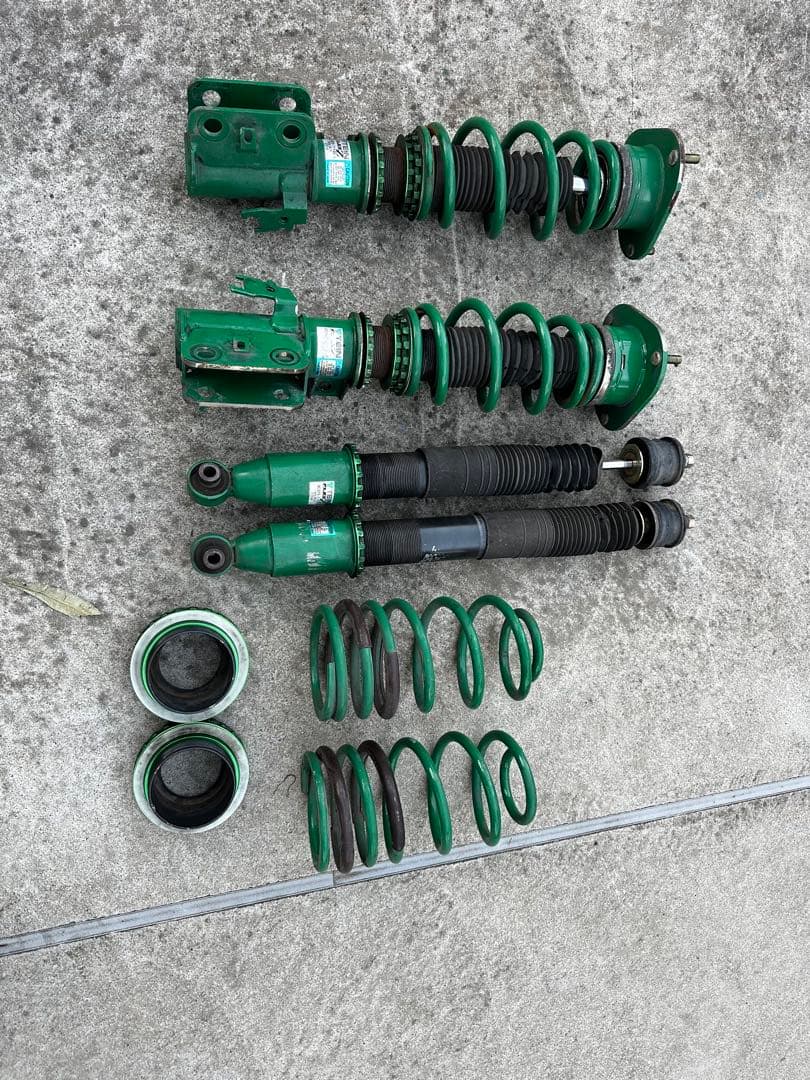 30プリウス 車高調 フルタップ 全長式 サスペンション テイン