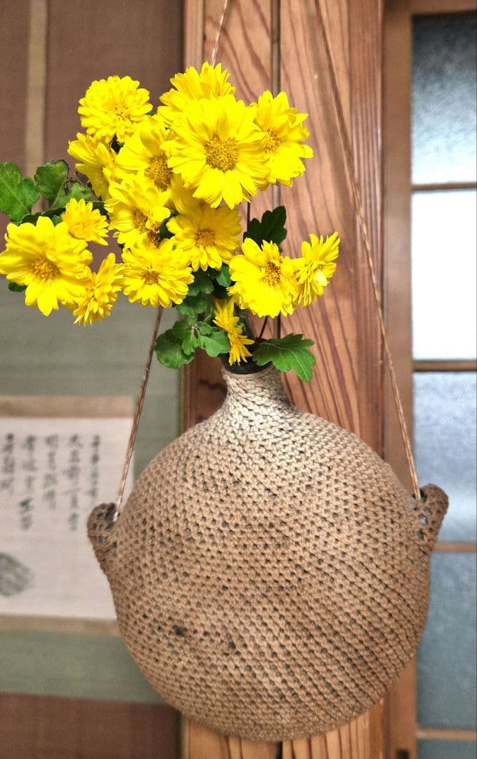 昔の水筒　風情ある掛け花いれに