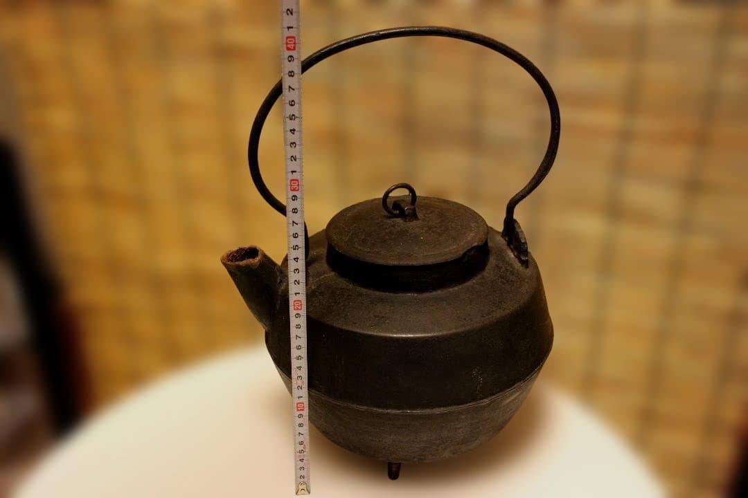 古鉄瓶　　銅環三足鉄砲口大鉄瓶　希少品　　水漏れなし