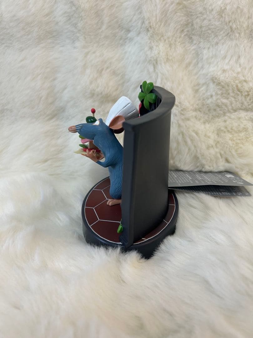 ディズニーランドパリ限定　レミーのおいしいレストラン　フィギュア エッフェル塔②