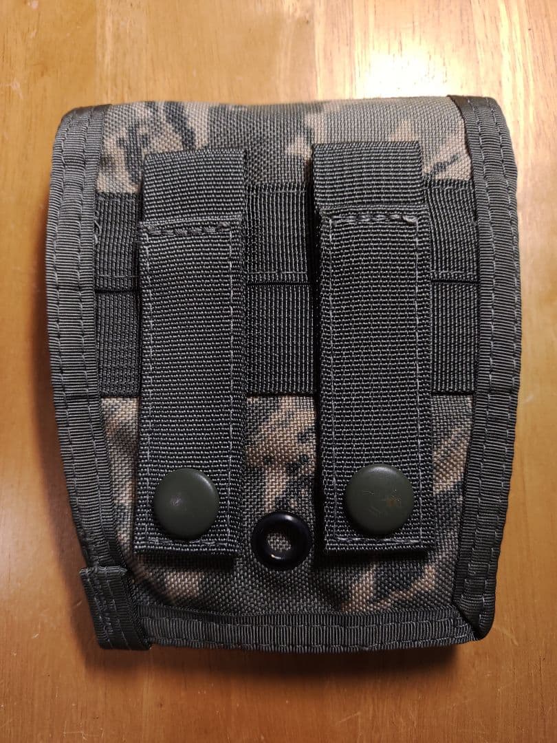 本物手錠と米軍放出品収納ポーチセット