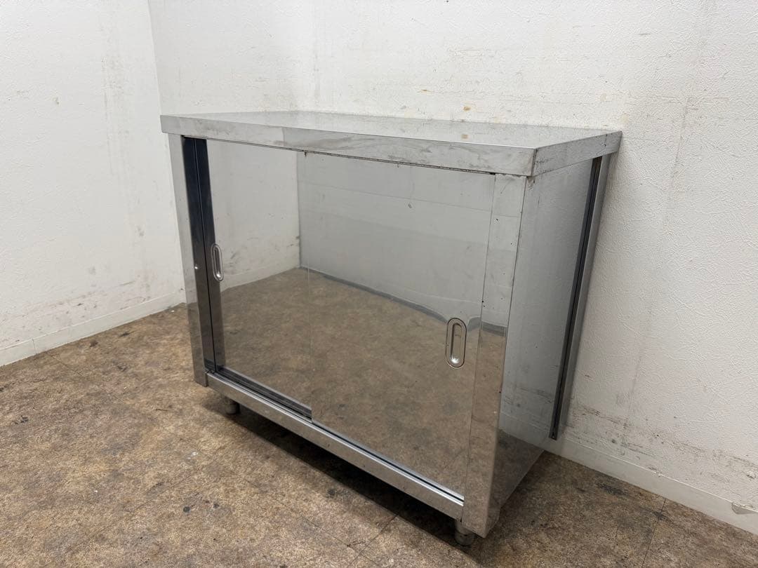 ステンレス　業務用　扉付き作業台　厨房　飲食店　W９００ｘD４５０ｘＨ８００ｍｍ