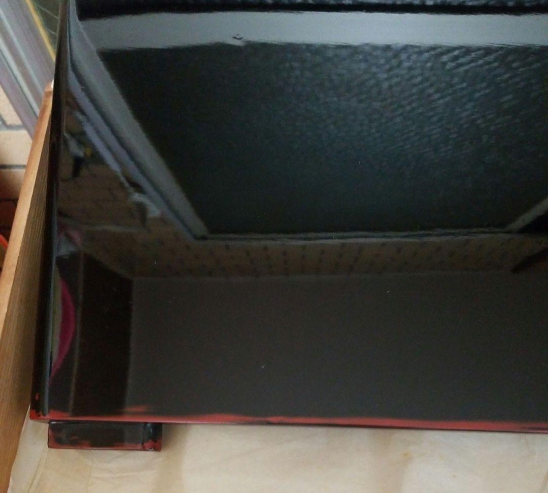 花台レア物落款いり根来塗　巻絹型卓